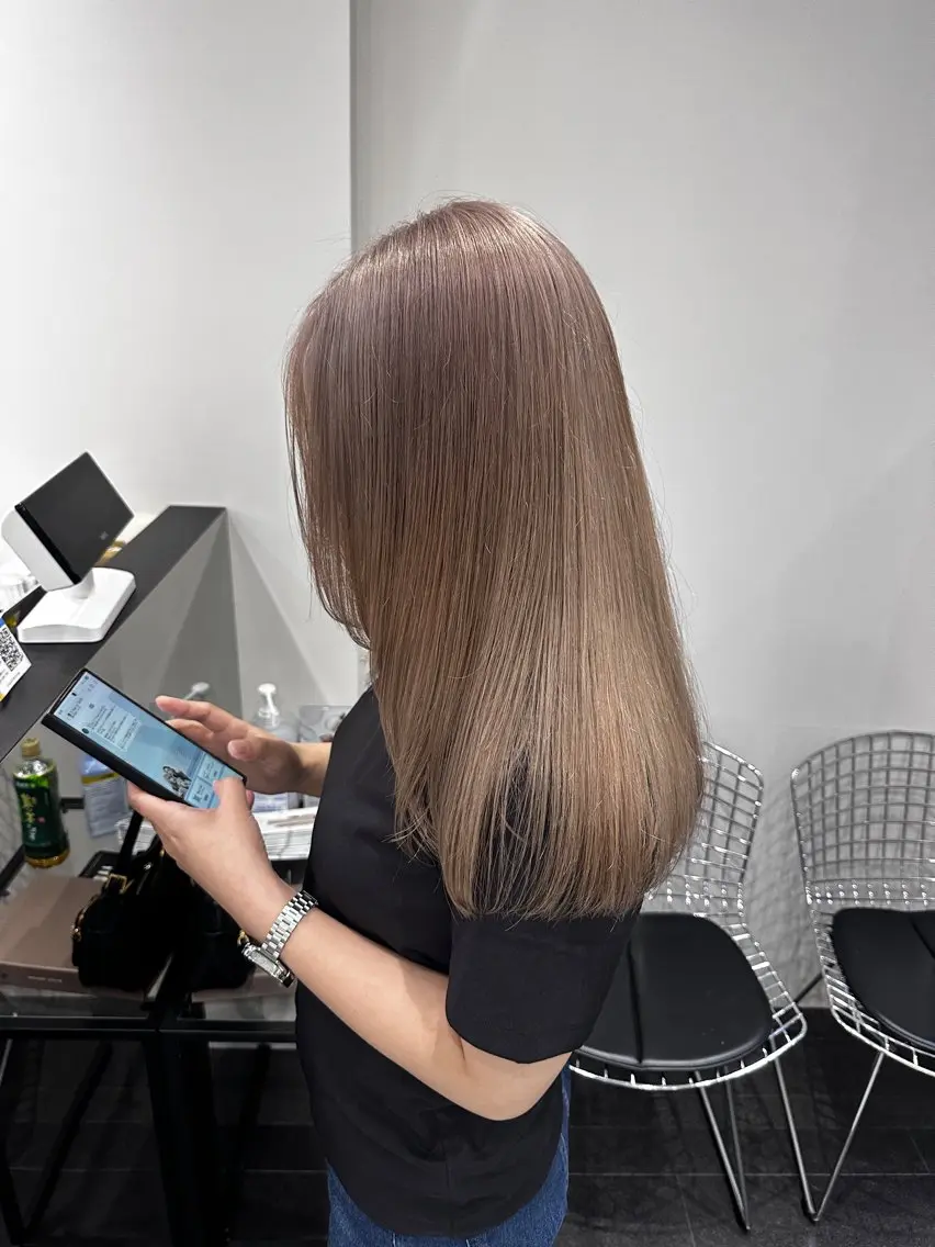 ミディアム カラー ベージュカラー ミルクティーベージュ ヘアカラー トリートメント 中村 さきのヘアスタイル