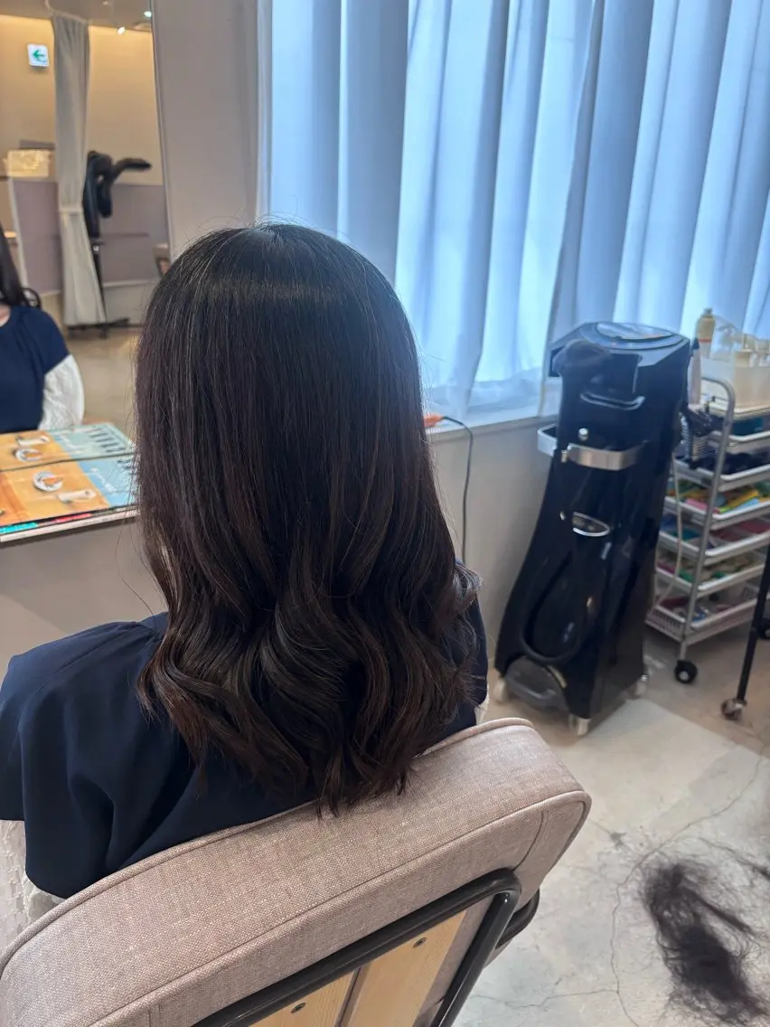 ミディアム 真鍋 月音のヘアスタイル