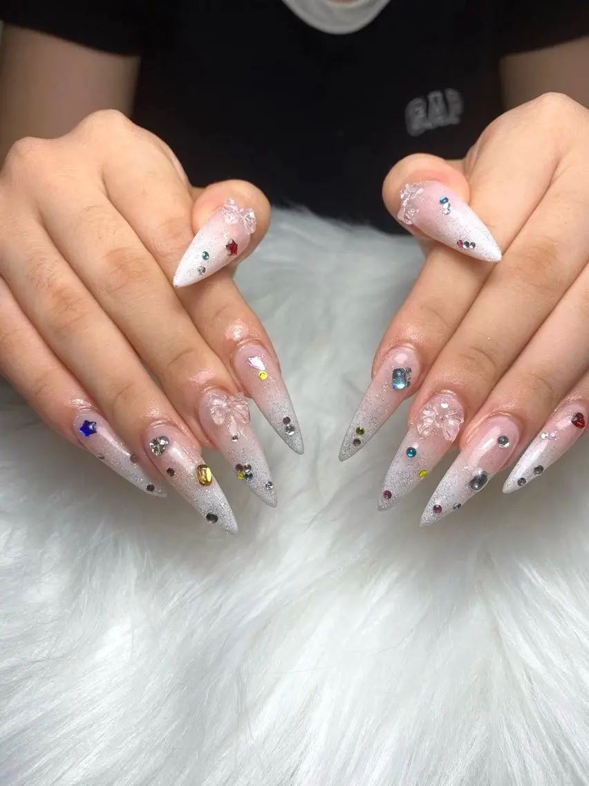 ネイル ジェルネイル キラキラネイル 韓国ネイル 持ち込み ニュアンスネイル RUNA Nemnailのネイルデザイン