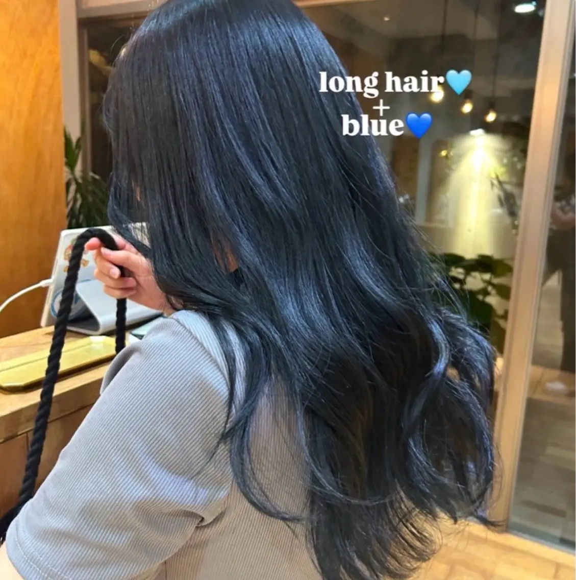 ロング カラー 黒髪 ブルーカラー ブルーブラック ヘアカラー トリートメント 【パーマ🌀/暖色カ ラー🍷】ななこ🌴のヘアスタイル