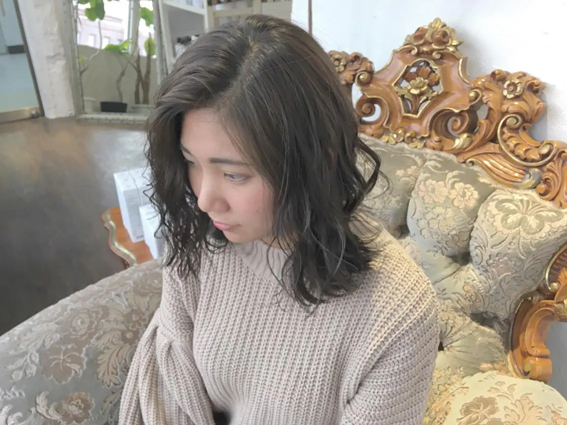 セミロング カラー ヘアアレンジ アッシュ ベージュカラー ブリーチ ブリーチなしカラー エグチ アキラのヘアスタイル