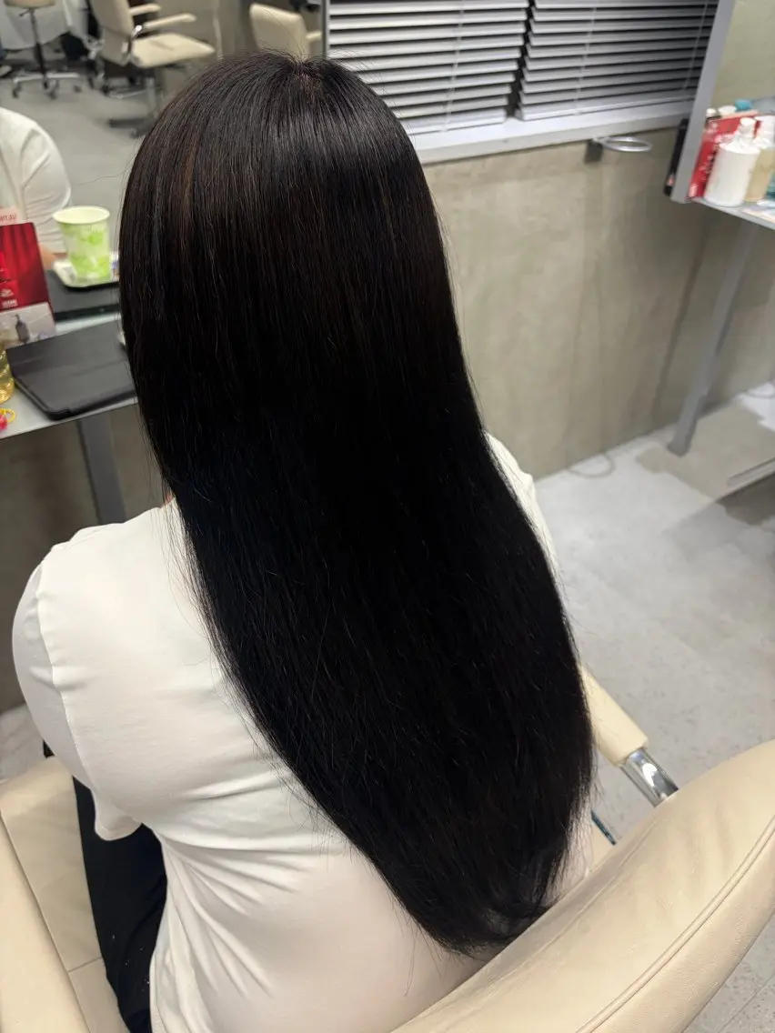 ロング ヘアカラー 松山 琳音菜のヘアスタイル
