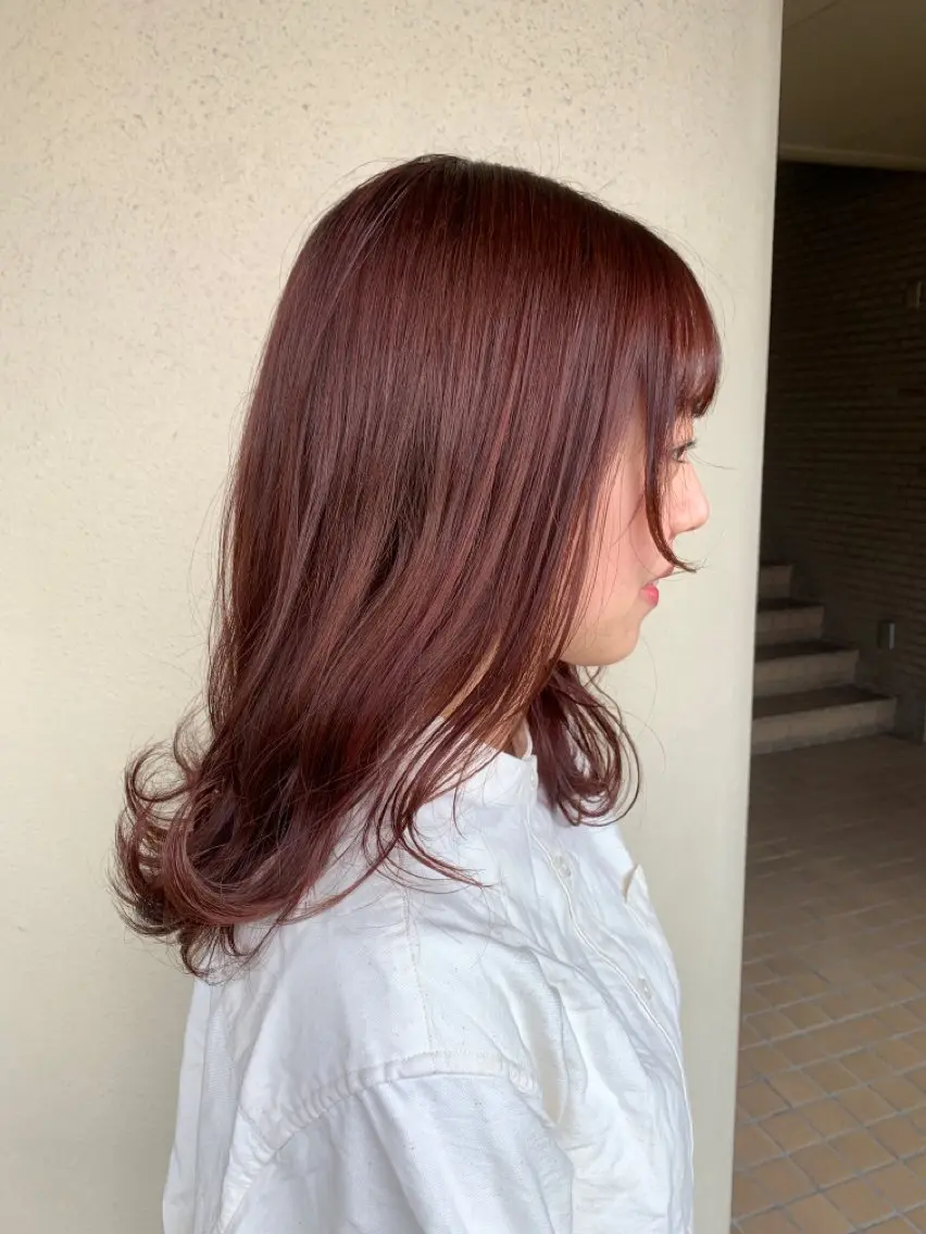 セミロング レッドブラウン ヘアカラー トリートメント regalo Acari🍎のヘアスタイル