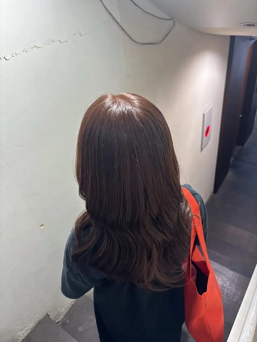 セミロング カラー ベージュカラー ピンクカラー ピンクベージュ ヘアカラー NOAトレンドヘア /ブリーチなしカラーのヘアスタイル