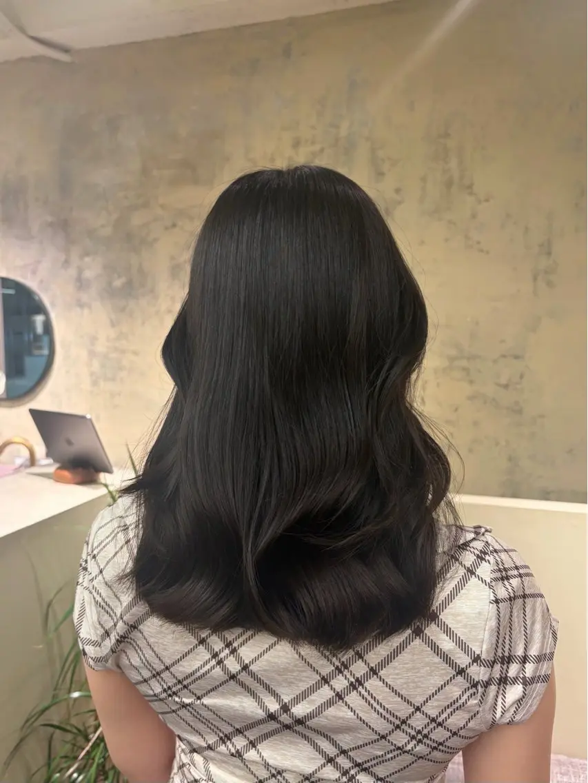 ミディアム ヘアカラー Hana🤍 韓国うる艶ヘアのヘアスタイル