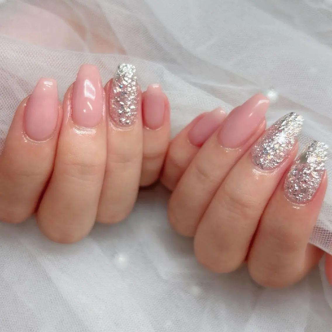 ネイル キラキラネイル ピンク シルバー ハンドネイル 心斎橋Salon Epokkuのネイルデザイン