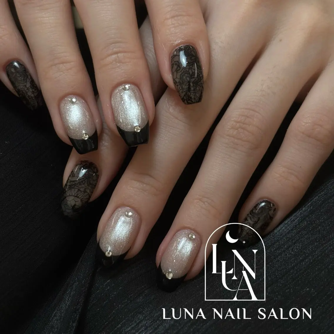 ネイル フレンチネイル ジェルネイル ガラスフレンチ 韓国ネイル レース ハンドネイル フットネイル ハンドケア LUNA Nail salon💕のネイルデザイン