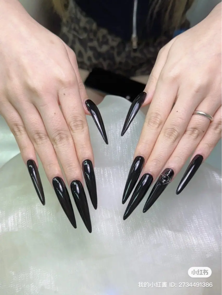 ネイル ロングネイル スーパーロングネイル ハンドネイル lucky nail 歌舞伎町のネイルデザイン