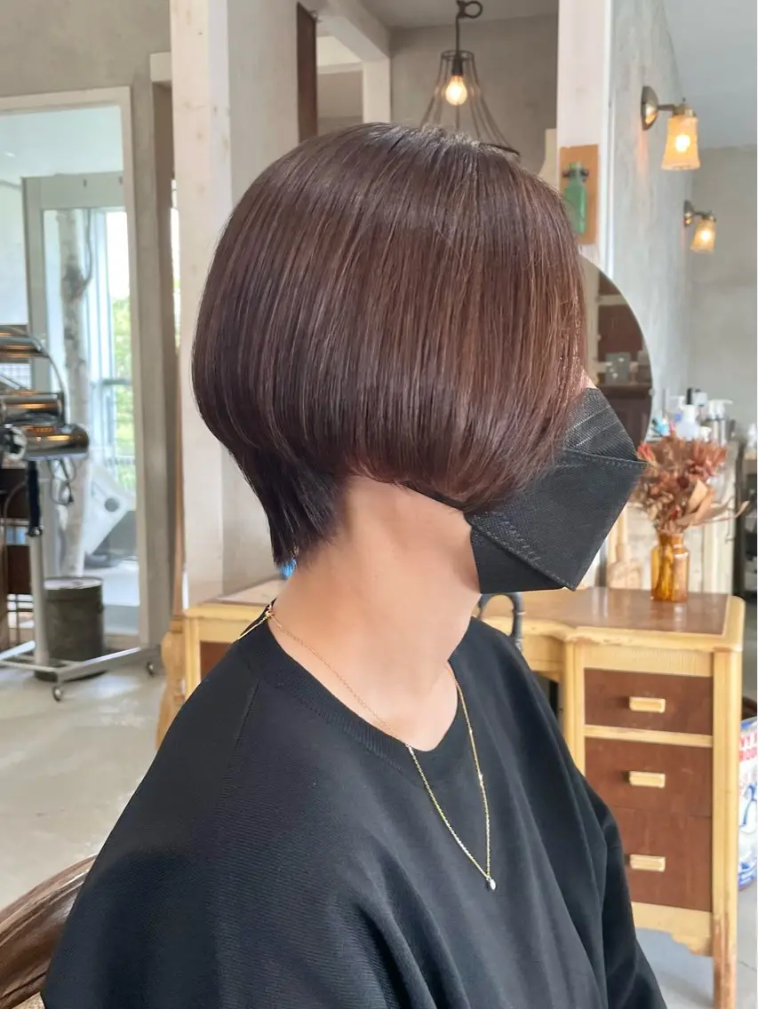 ショート カラー 岡田 恭明のヘアスタイル