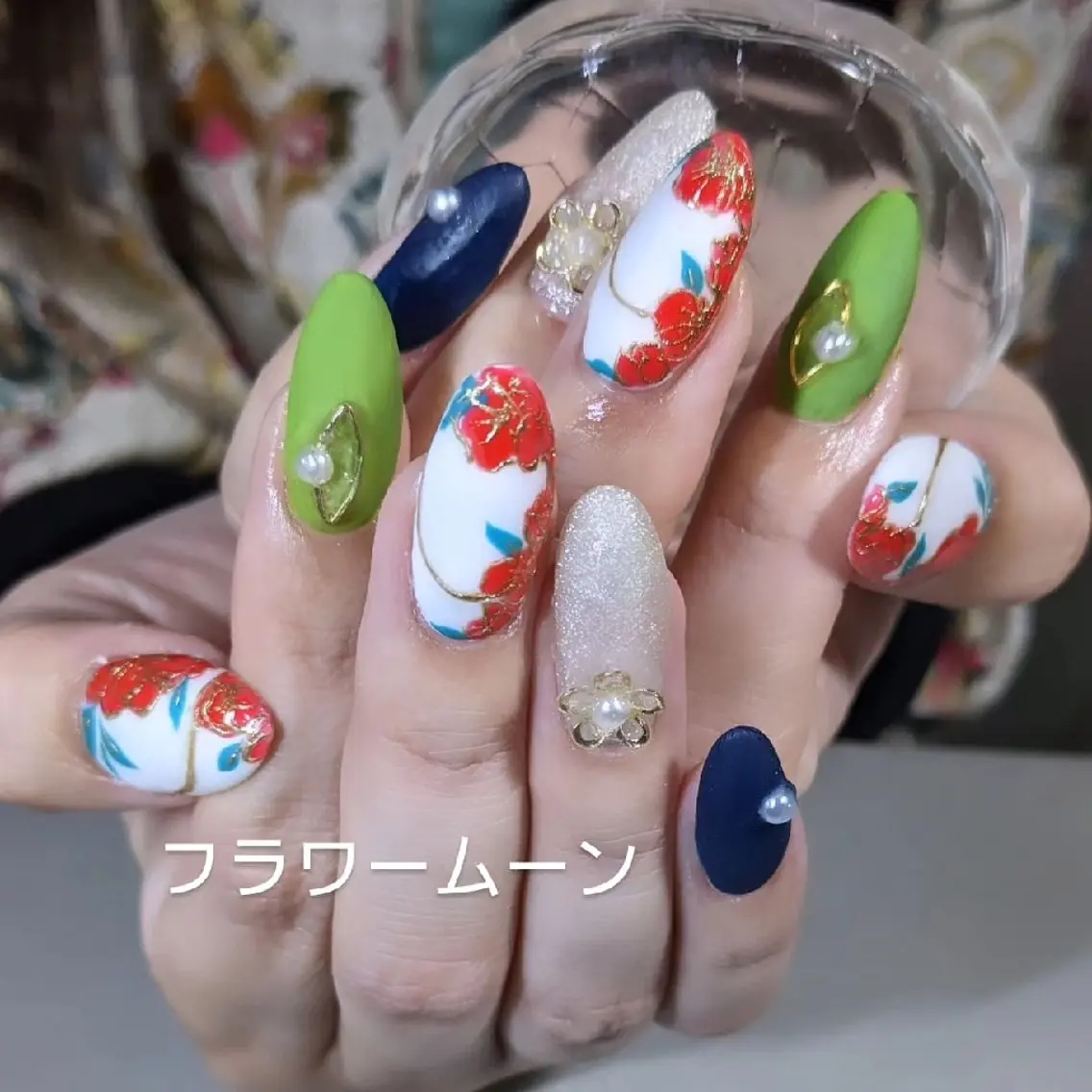 ネイル フラワーネイル フラワー ムーンのネイルデザイン