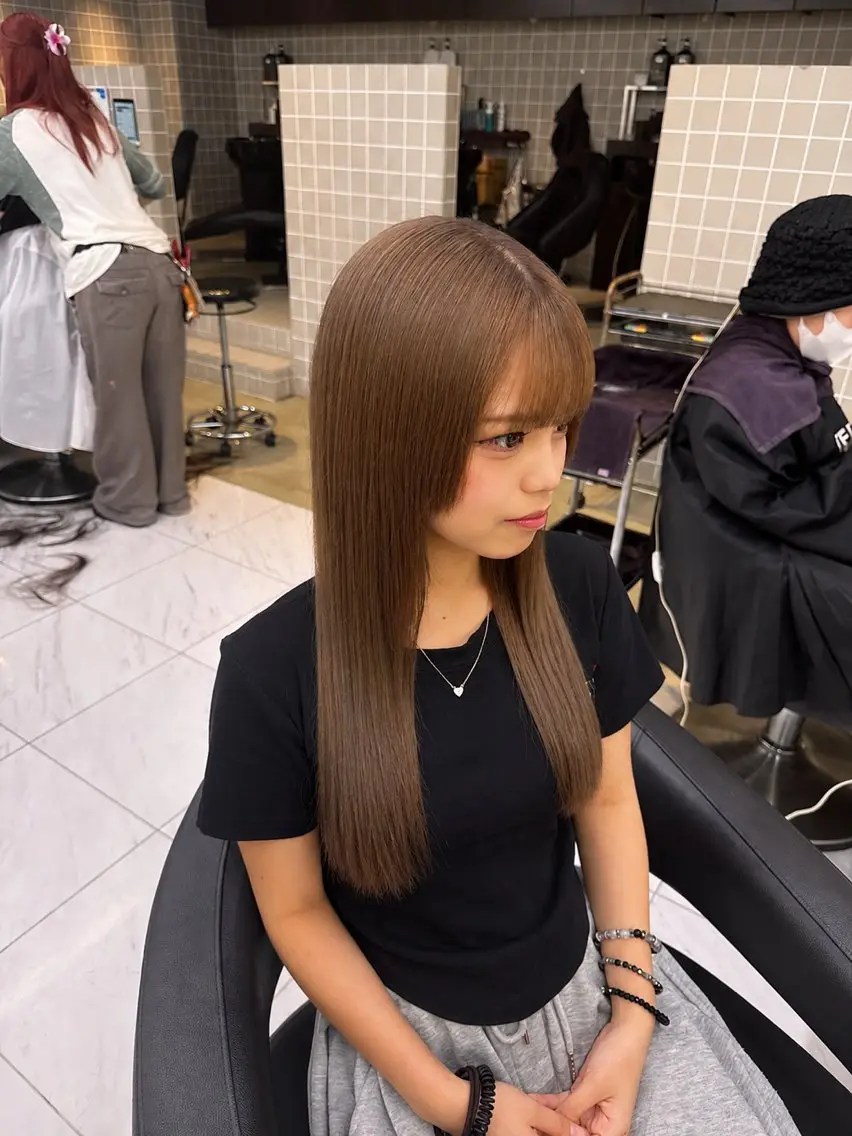 ロング ヘアカラー 透明感×暖色カラー 🍒𝐘𝐮𝐤𝐚のヘアスタイル