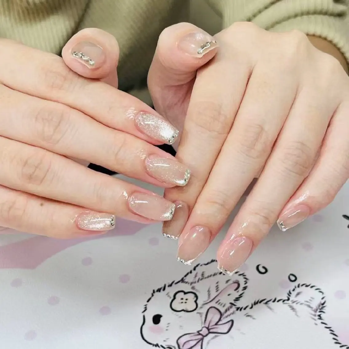 ネイル 氷ネイル・うるうるネイル 韓国ネイル ラメ(グリッター) シンプルネイル ネイル💕& まつ毛パーマのネイルデザイン