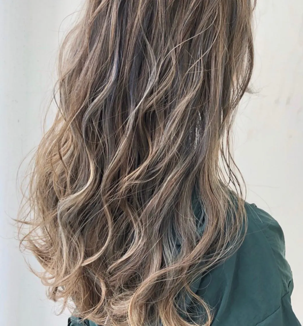 ロング カラー 太田 陽介のヘアスタイル