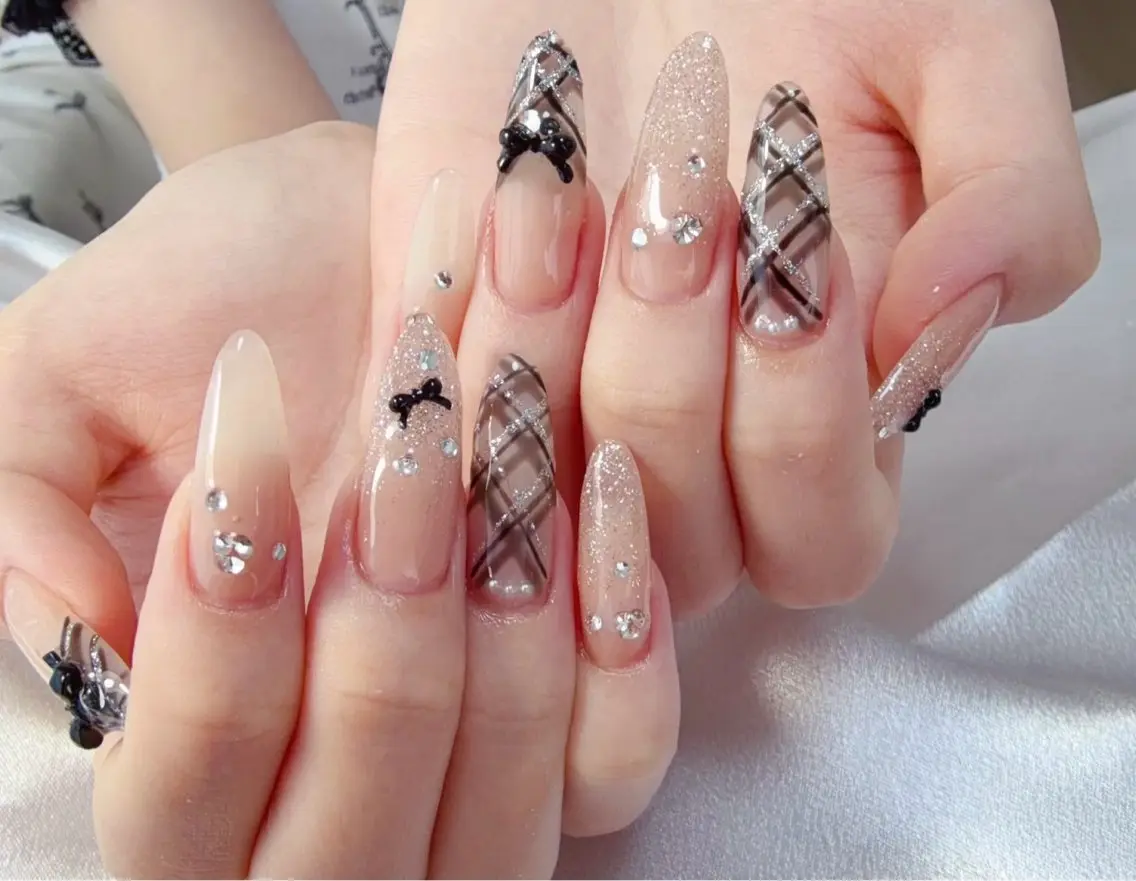 ネイル オーロラネイル べっ甲ネイル チークネイル 成人式 長さ出し ハンドネイル ハンドケア For you. Nail Salonのネイルデザイン
