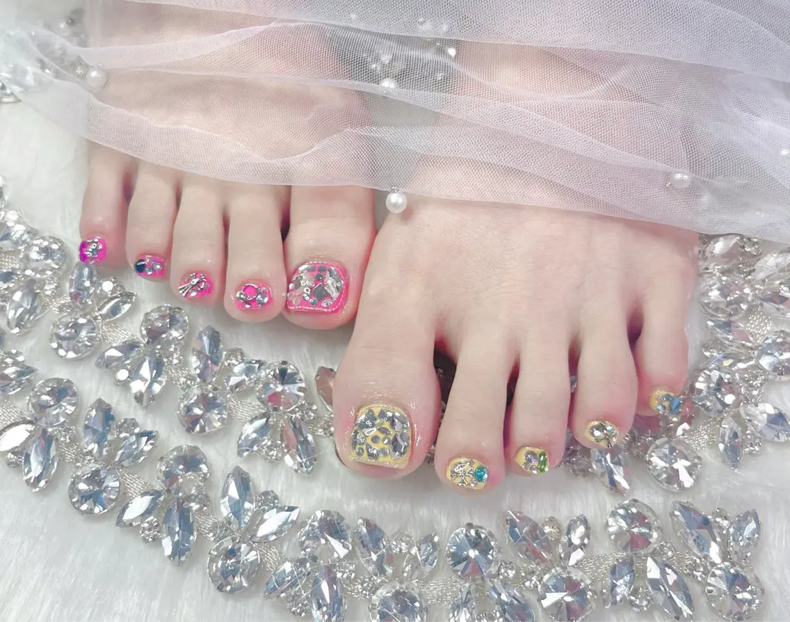 ネイル オーロラネイル クリアネイル フラッシュネイル ジェルネイル グラデーション フットネイル Amee Nail Salonのネイルデザイン