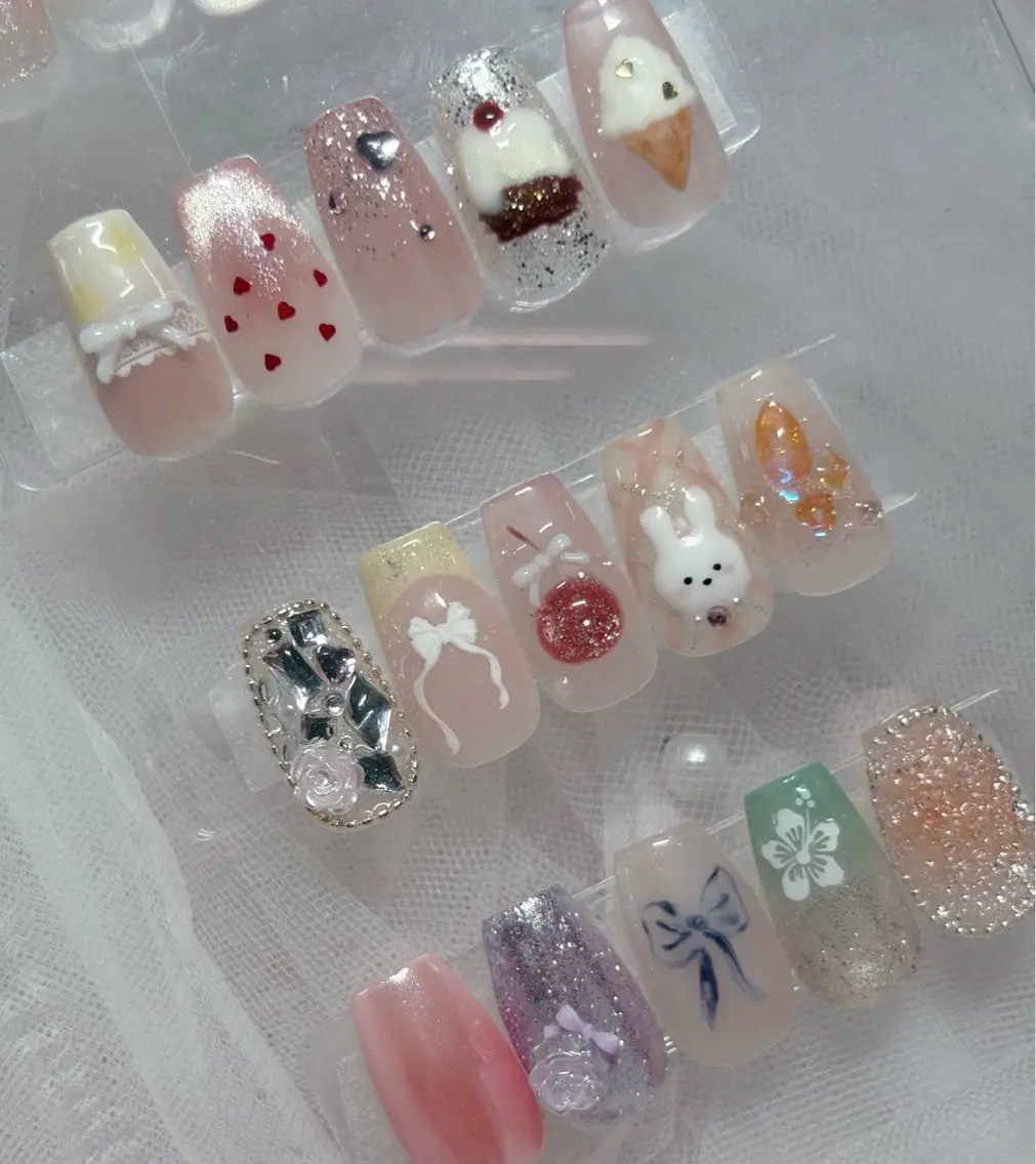 🌸初夏キラキラ🎀🧸2本アート❤️<オフなし>の写真