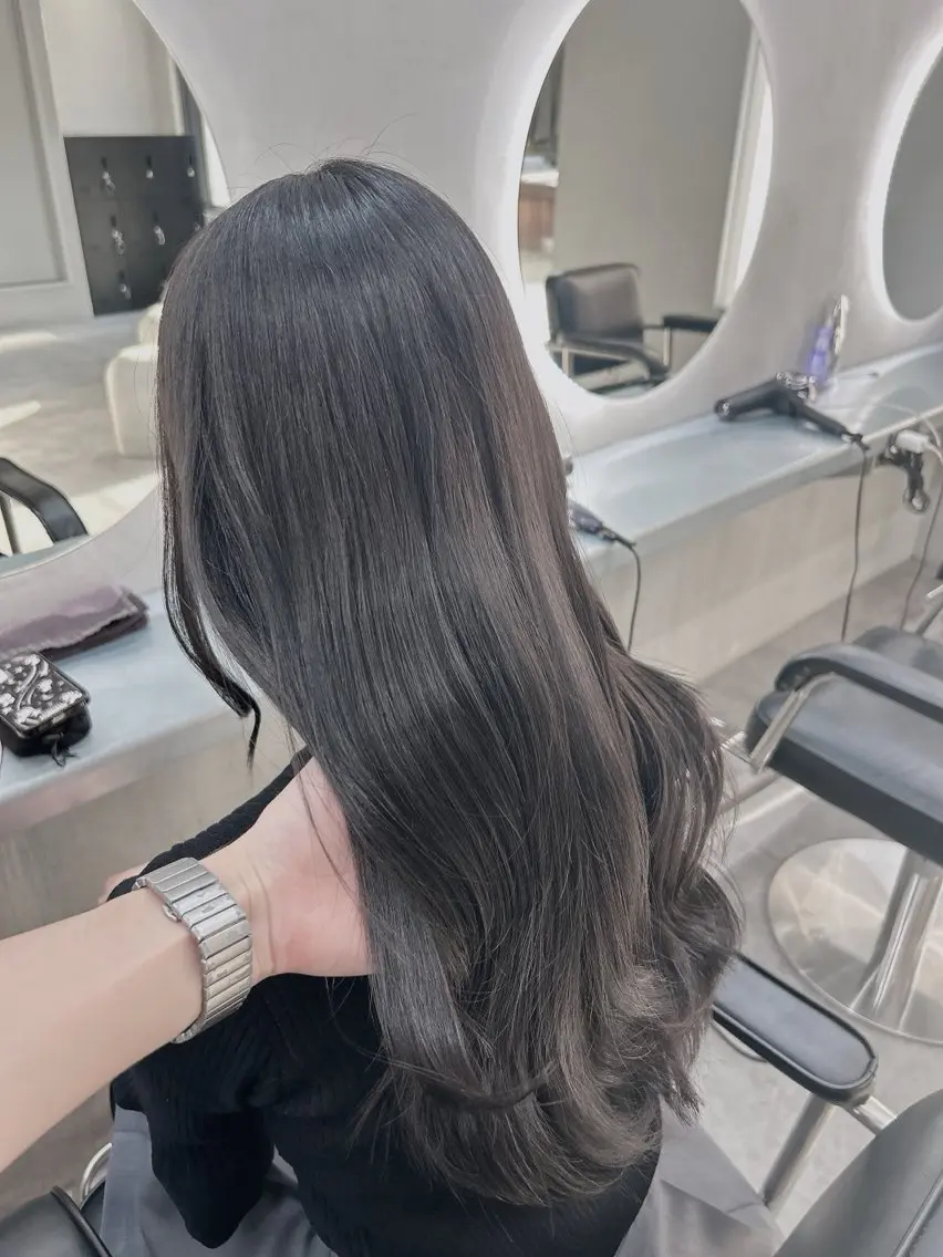 ロング カラー アッシュ アッシュグレー アッシュグレージュ ブリーチ 透明感カラー ヘアカラー トリートメント グレージュ 透明感 ブリーチなし田島晃汰のヘアスタイル