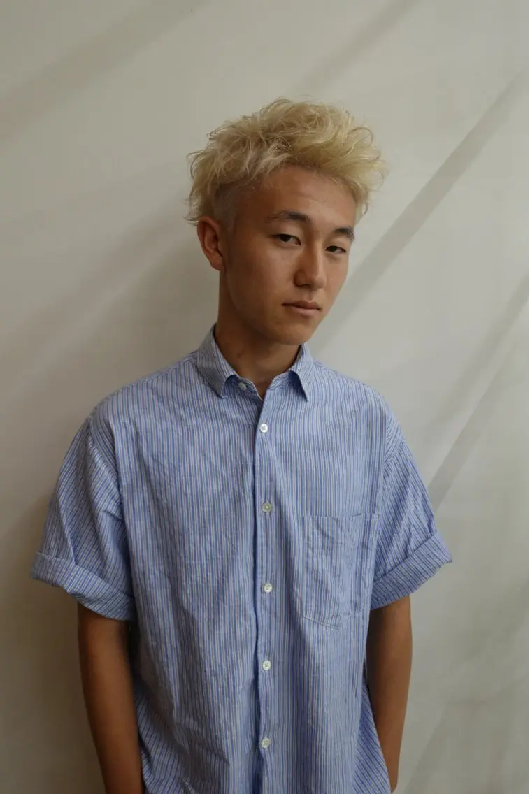 ショート カラー ベージュカラー ハイトーンカラー ハイトーンベージュ カット ヘアカラー パーマ スパイキーショート パーマ　具志堅　太志のヘアスタイル