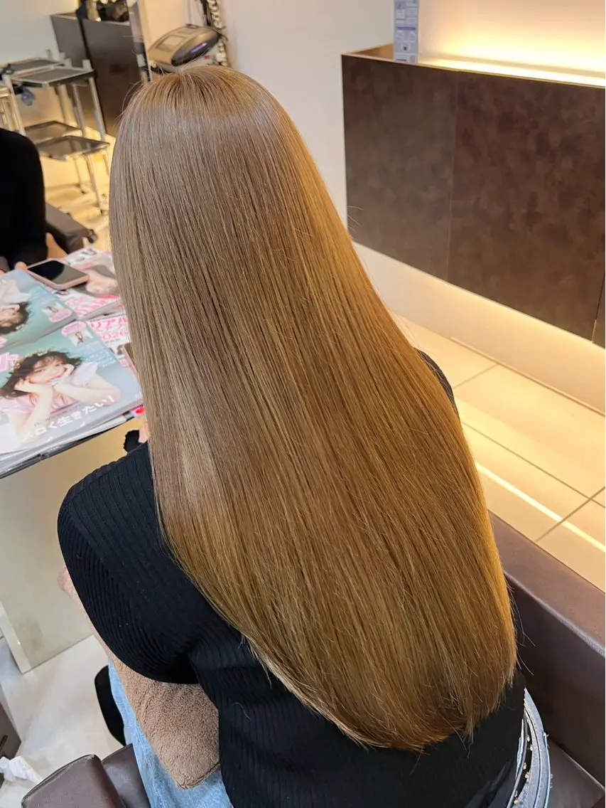 ロング カラー 黒髪 ハイトーンカラー 草薙メンズ縮毛矯正 💫緒方美柚のヘアスタイル