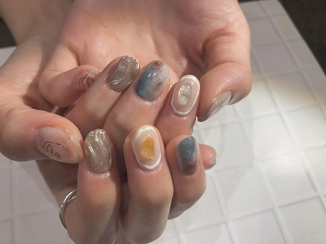 ショート カラー キッズ ネイル マツエク・マツパ illum hicariのネイルデザイン