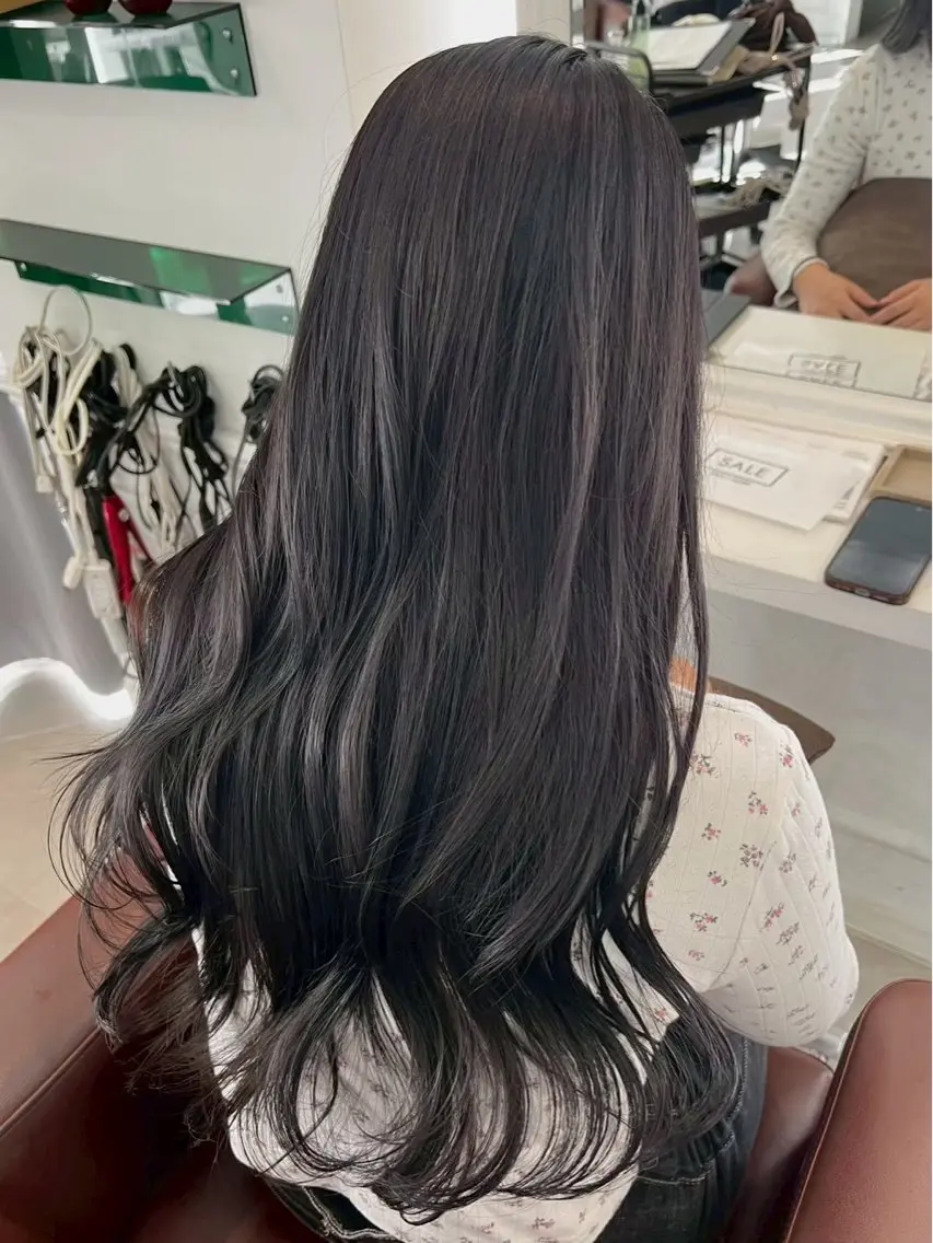 ロング カラー 森 彩夏のヘアスタイル