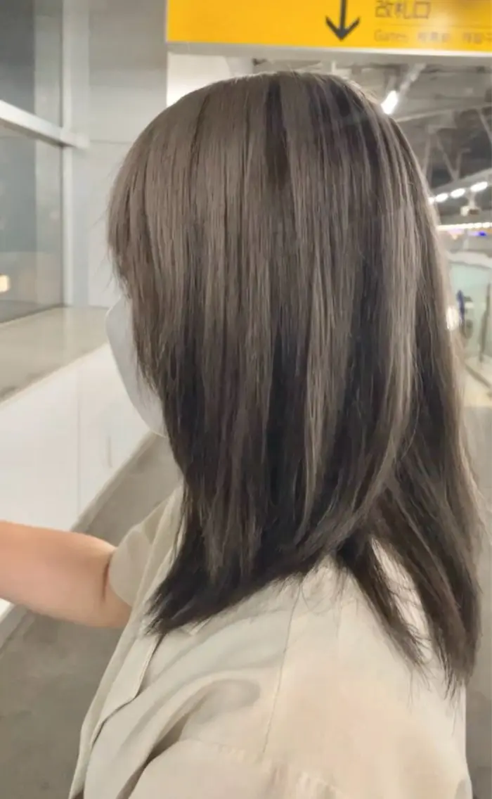 ミディアム カラー 渋谷 夏稀のヘアスタイル
