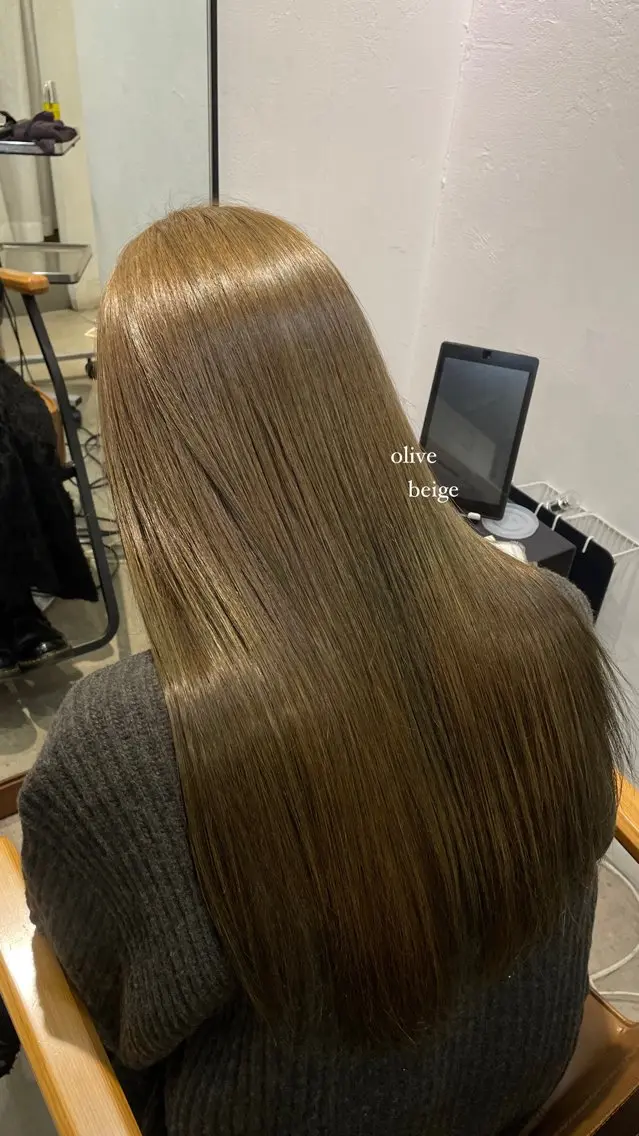 ロング 盛れる透明感カラー momokaのヘアスタイル