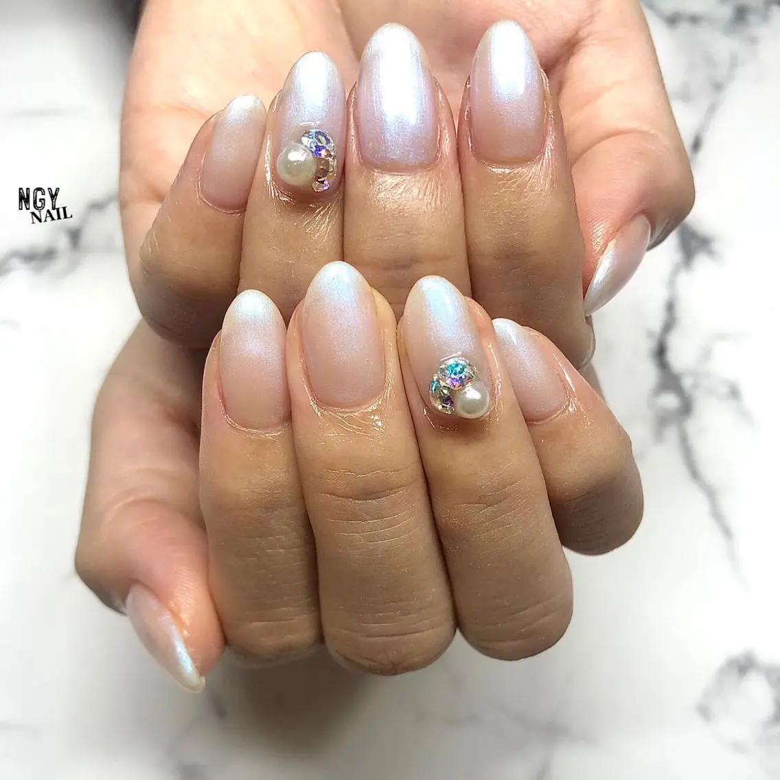 ネイル ジェルネイル ワンカラーネイル パラジェル 春ネイル ストーンネイル ハンドネイル NAIL NOWのネイルデザイン