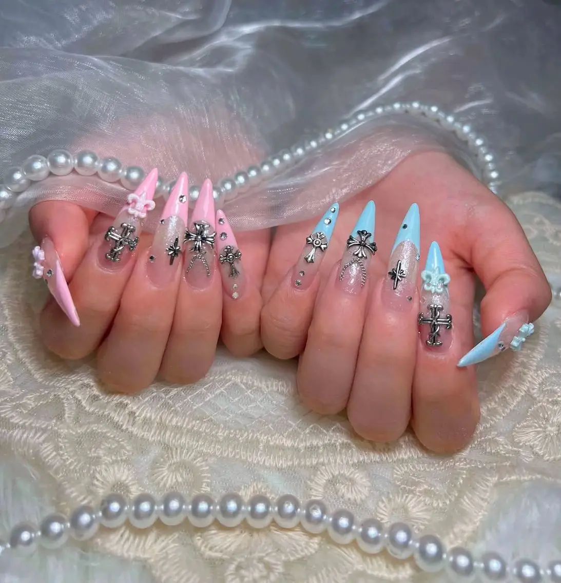 ネイル アートネイル ボルドー フレンチネイル ジェルネイル 氷ネイル・うるうるネイル ハンドネイル Julie NailSalonのネイルデザイン