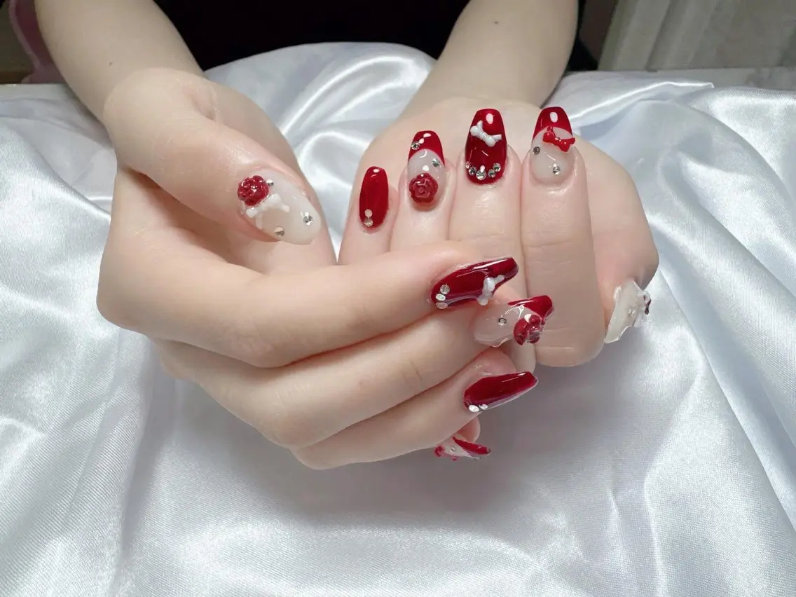 ネイル ブルー 長さ出し グラデーション キラキラネイル 韓国ネイル ハンドネイル Hana Rose Nailのネイルデザイン