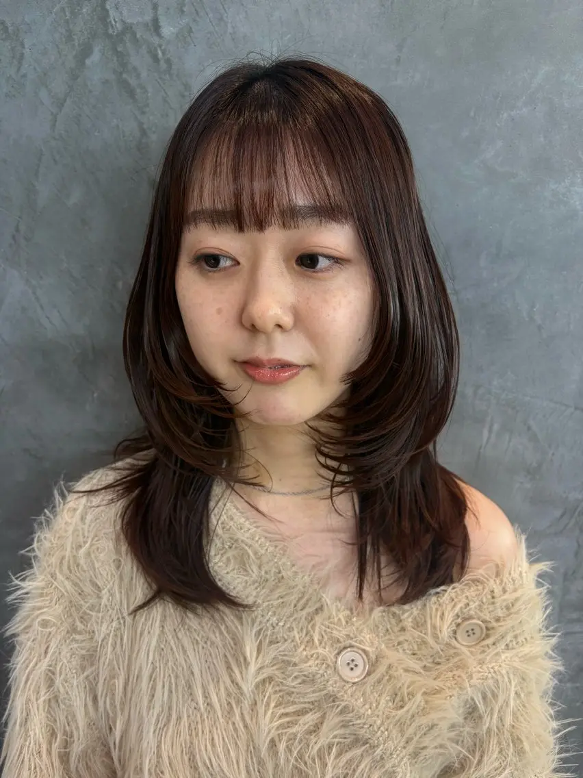 セミロング くびれヘア レイヤーカット 淀 小南津のヘアスタイル