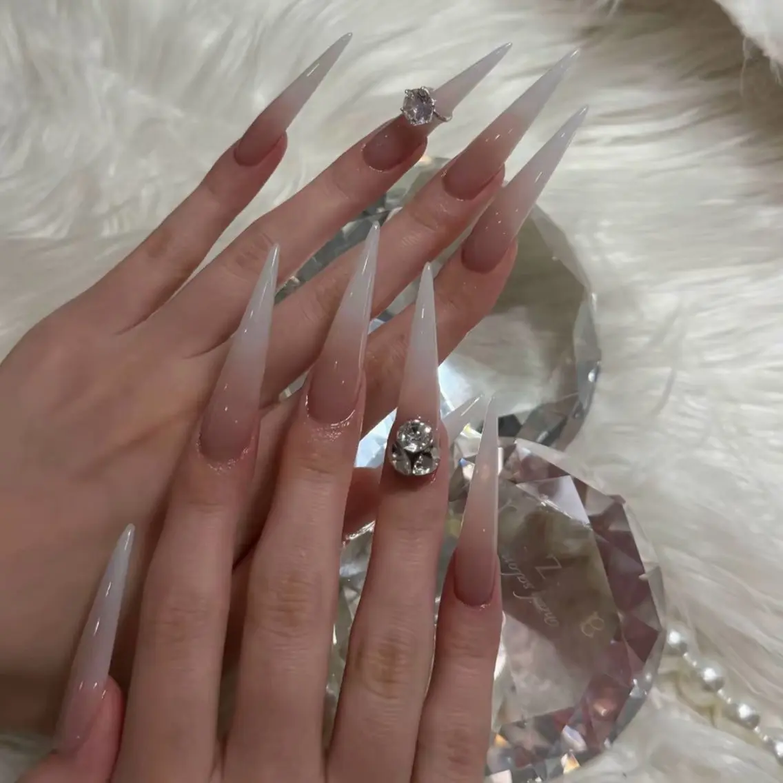 ネイル ハンドネイル Luna Gladeのネイルデザイン