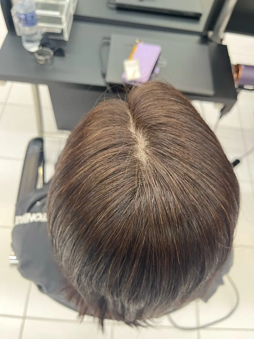 カラー 岸本 謙生のヘアスタイル
