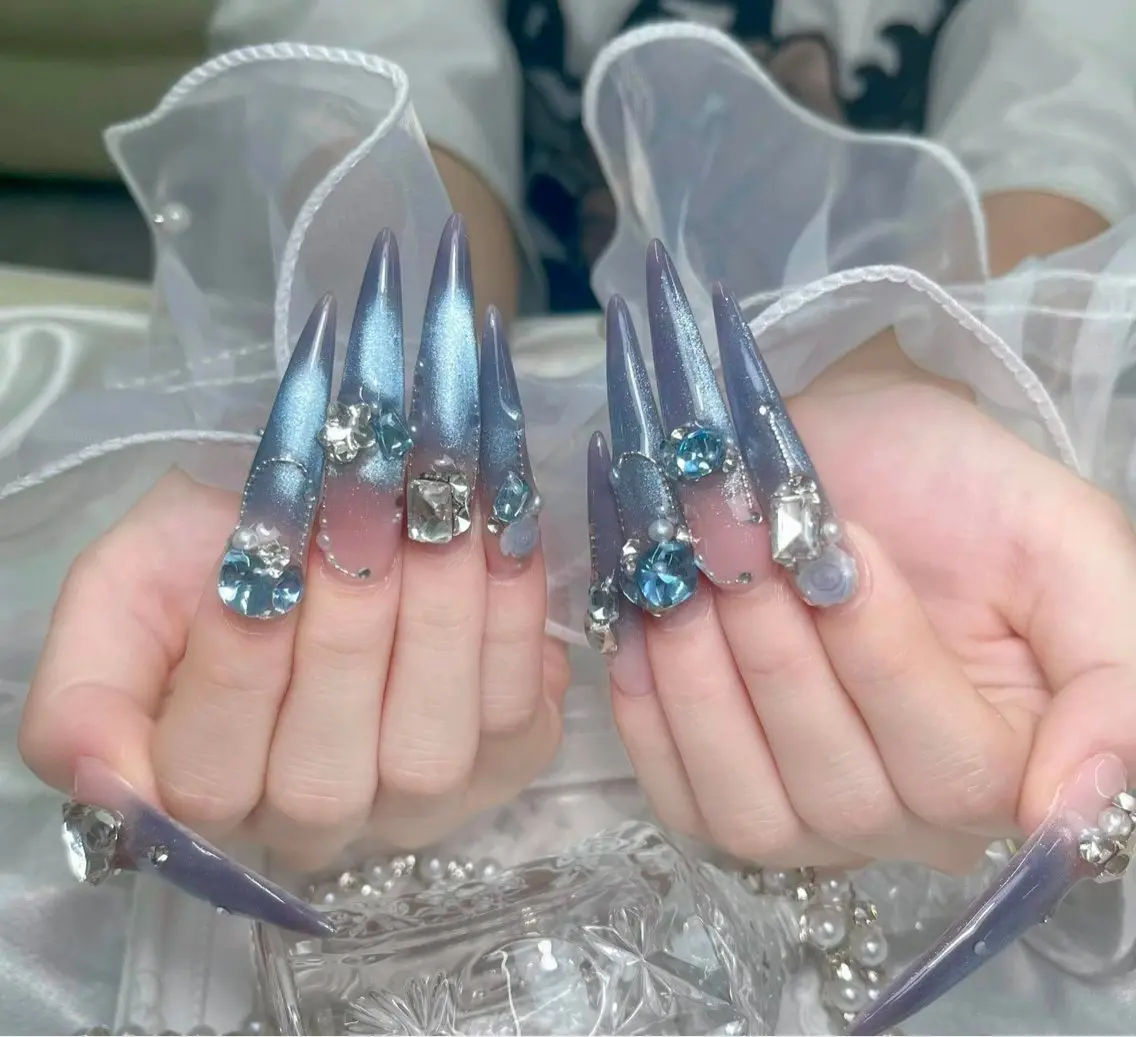 ネイル キラキラネイル 韓国ネイル マグネットネイル 持ち込み ネイルチップ ハンドネイル Chiee Bling.Nailのネイルデザイン