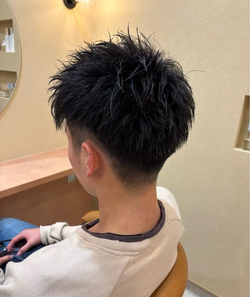 メンズ スパイキーショート カット 金木 凜花のヘアスタイル