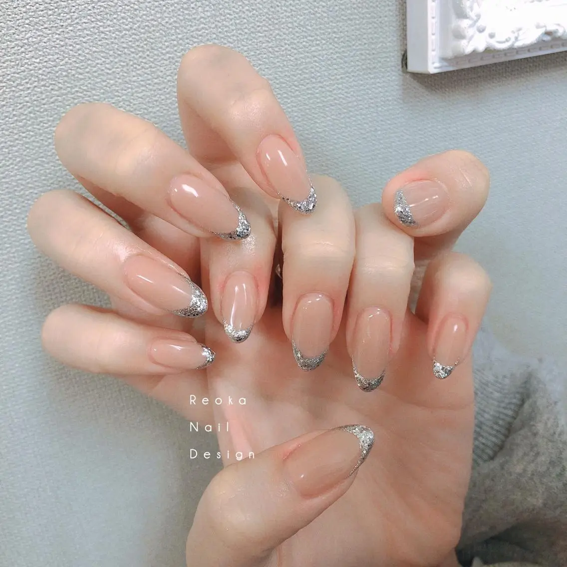 ミディアム ネイル フレンチネイル ラメ(グリッター) ハンドネイル Blowe ニュアンスのネイルデザイン