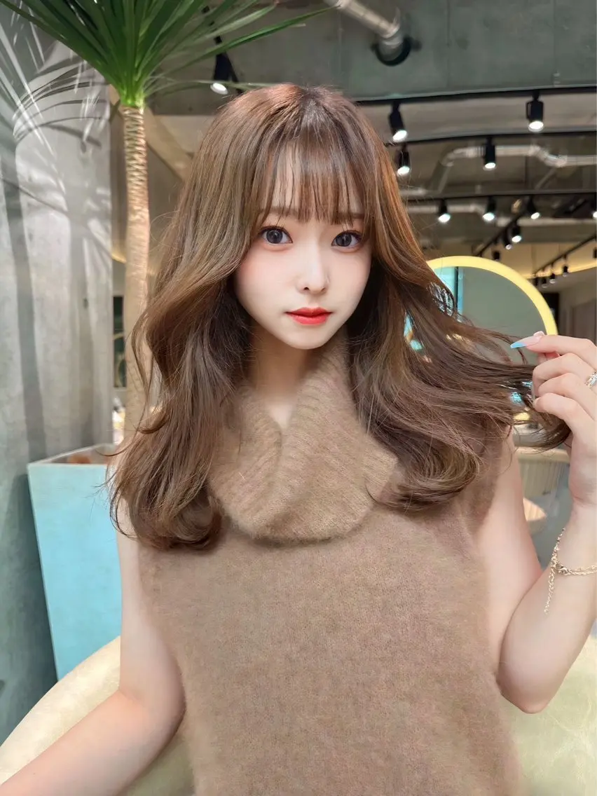 ミディアム カラー ミディアムレイヤー 透明感カラー レイヤーカット カット ヘアカラー トリートメント 🎀𝑆𝐴𝑅𝐴 /レイヤーカット🎀のヘアスタイル