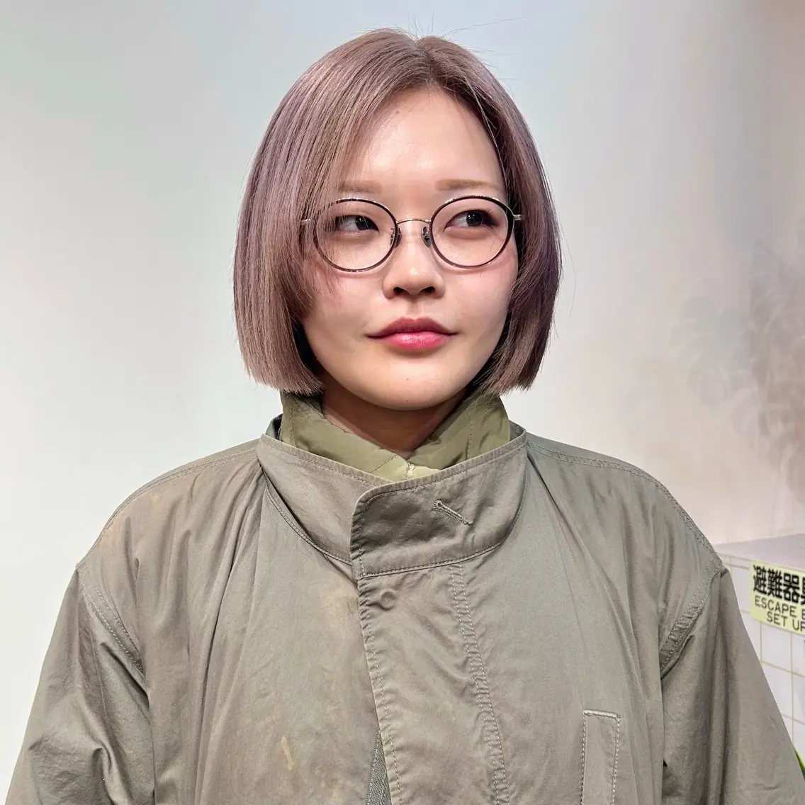 ミディアム カラー ミディアムパーマ 透明感カラー レイヤーカット 似合わせカット みうら ありさのヘアスタイル