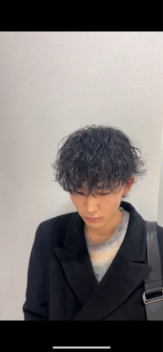 ミディアム パーマ メンズ パーマ ナカムラ ツバサのヘアスタイル