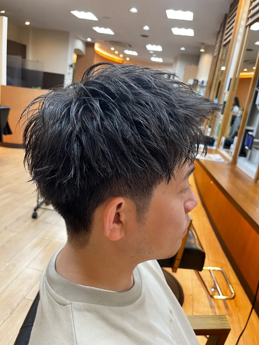 メンズ アップバング カット ヘアカラー ⚡️本田 誠也⚡️のヘアスタイル