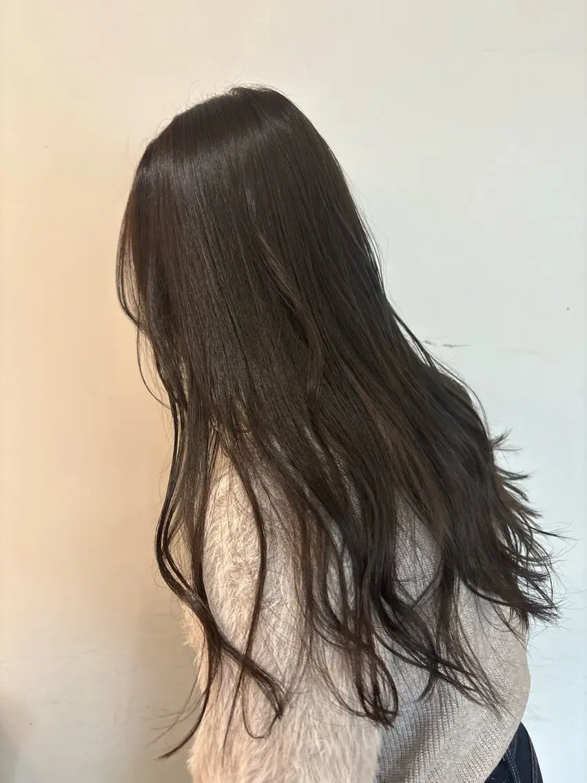 カラー ベージュカラー ブリーチ ダブルカラー ブリーチなしカラー オリーブベージュ 長谷川 結奈のヘアスタイル