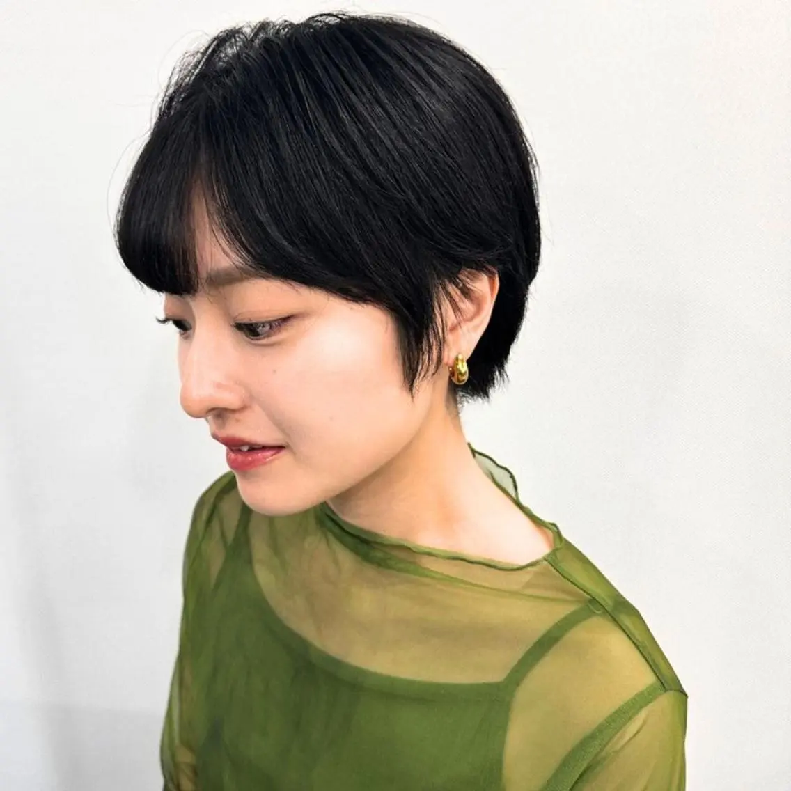 ショート カラー 黒髪 ショートヘア 小顔カット ❇️安達 優心❇️ レイヤー/艶髪特化のヘアスタイル
