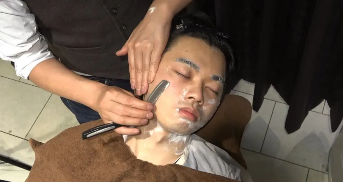 眉カットサービス◆清潔感シェービングスパ＋メンズカ ッ ト◆の写真
