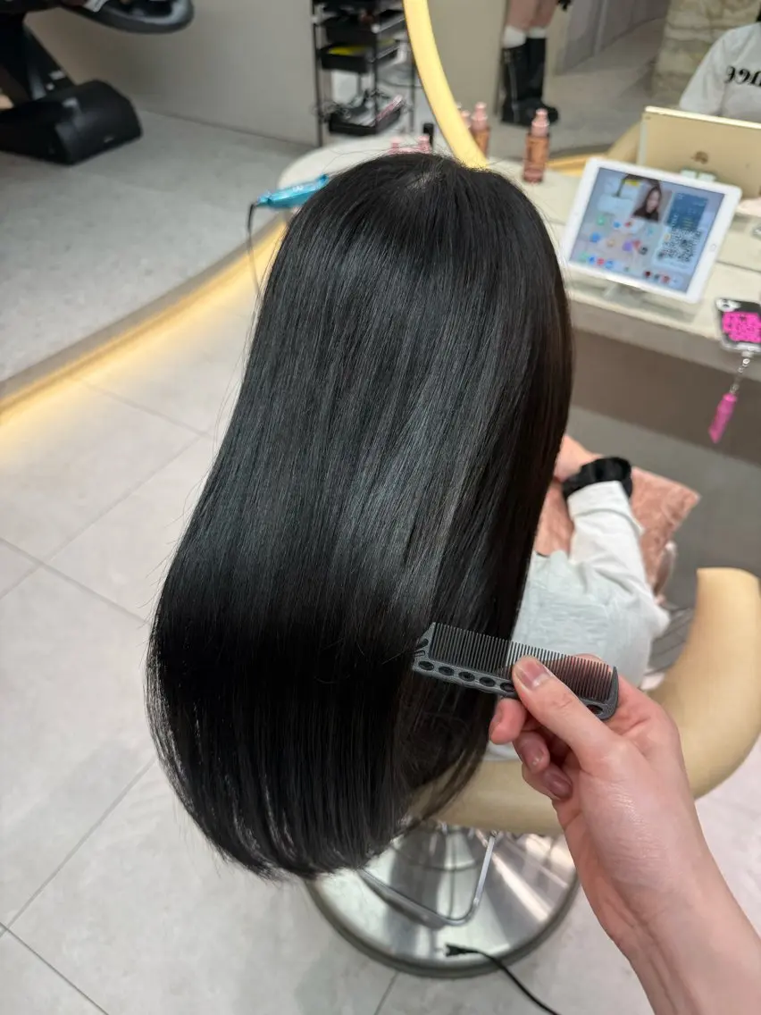 縮毛矯正 あ い か 🎀 レイヤーカットのヘアスタイル