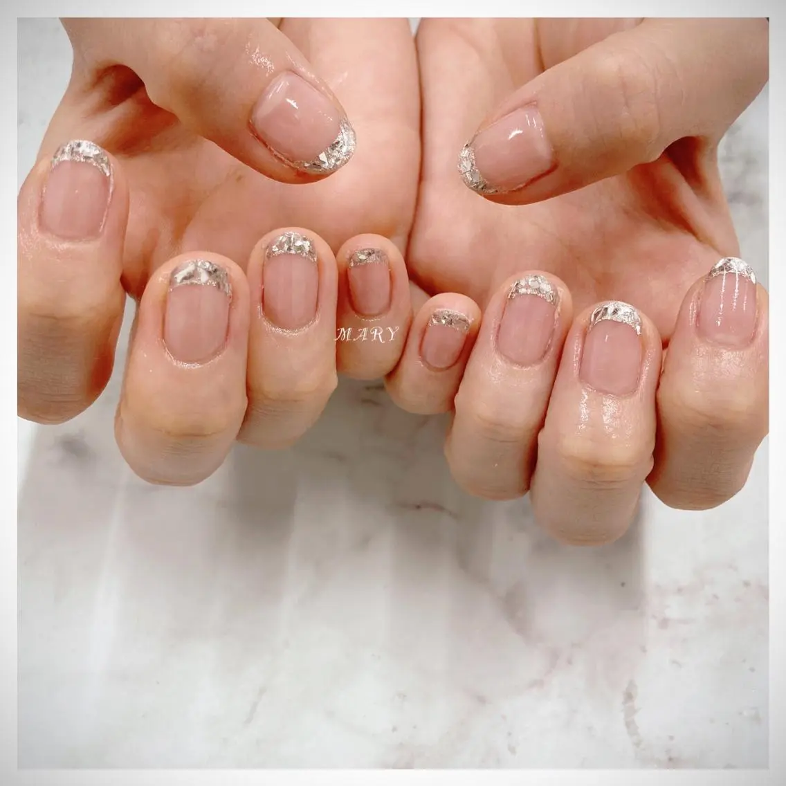 ネイル フレンチネイル ガラスフレンチ ニュアンスネイル オフィスネイル シルバー ハンドネイル Mary nail .narumiのネイルデザイン