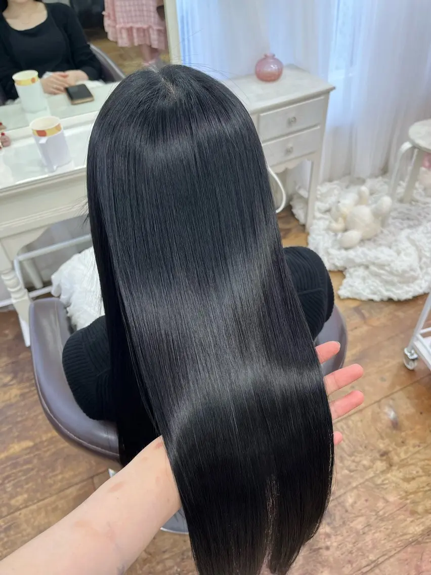 🌟ダメージゼロでツヤ髪に！🌟前髪カット+ケアカラー+トリートメントの写真