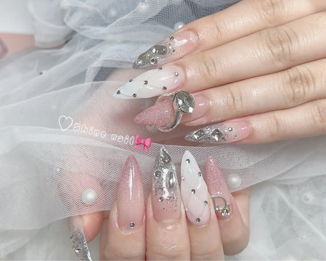 ネイル ハンドネイル shine 🎀 長さだし&デザインのネイルデザイン