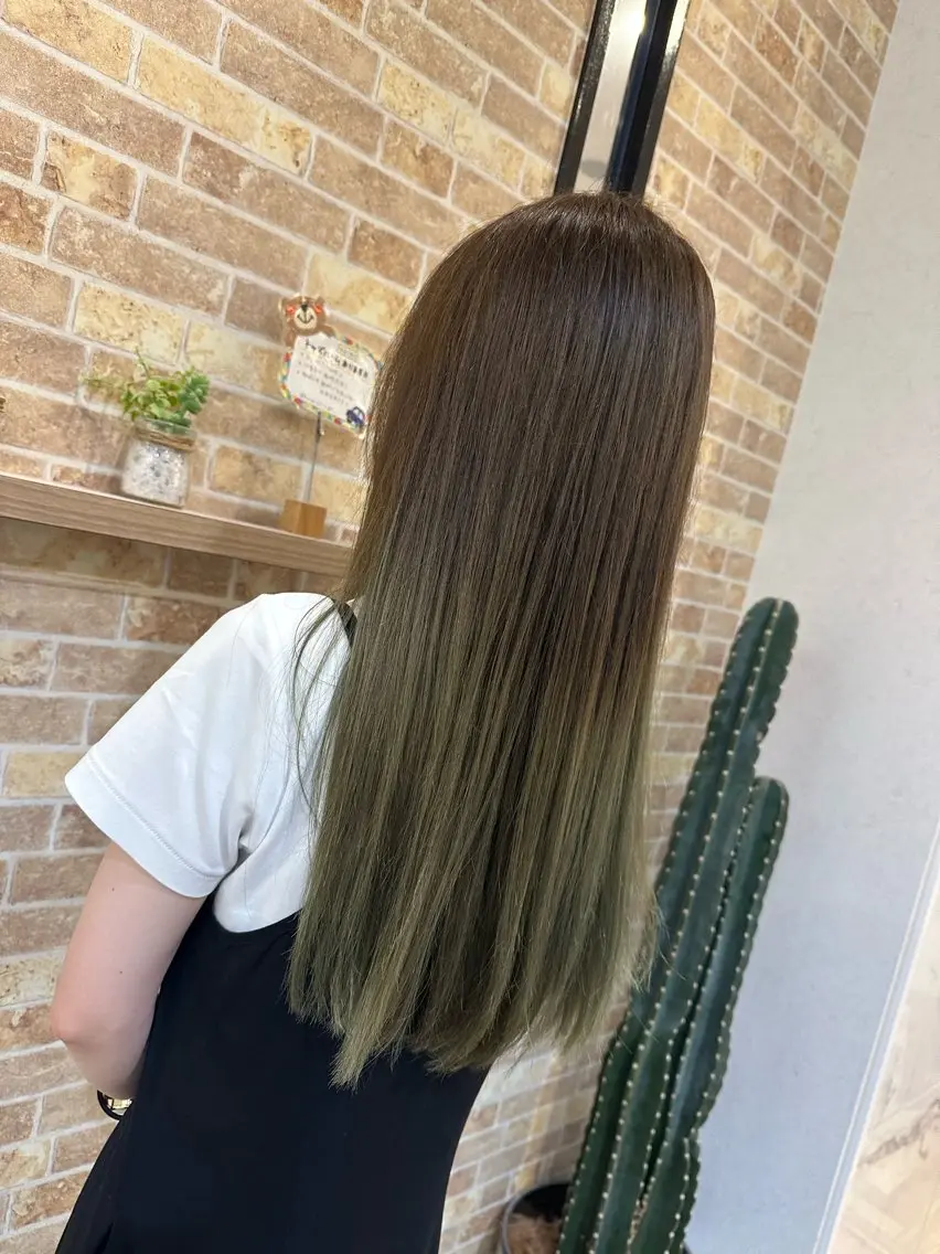ロング カラー グラデーションカラー カット ヘアカラー arl 豊田店のヘアスタイル