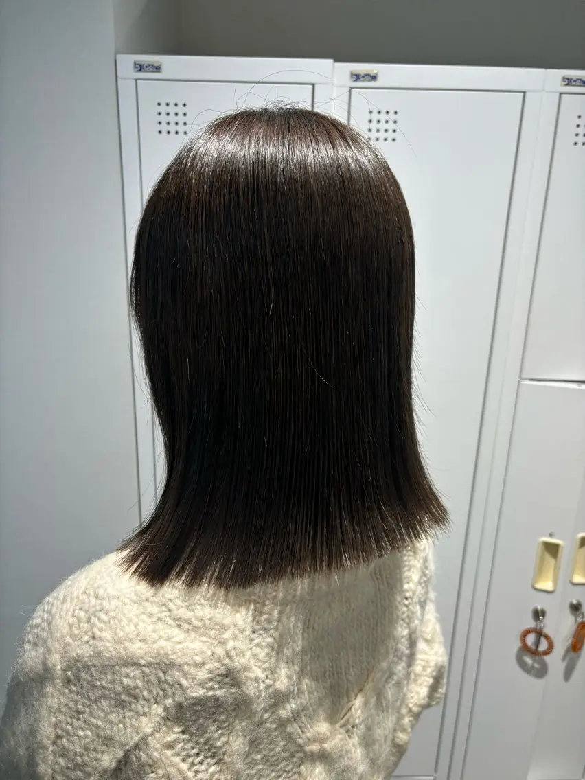 ミディアム カラー ボブ 外ハネヘア 穐田 航のヘアスタイル
