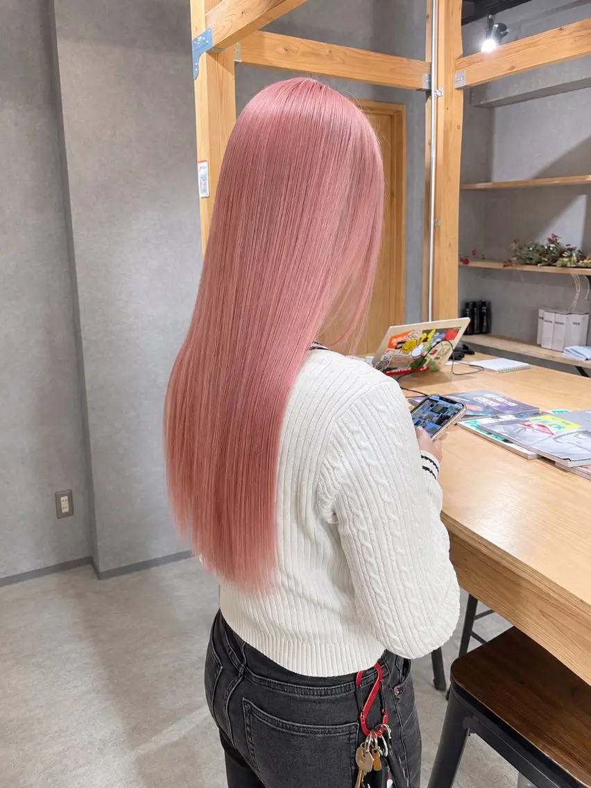 【根元のプリンが気になる方はコチラ💁】🌈ブリーチリタッチ+オンカラー🌈の写真